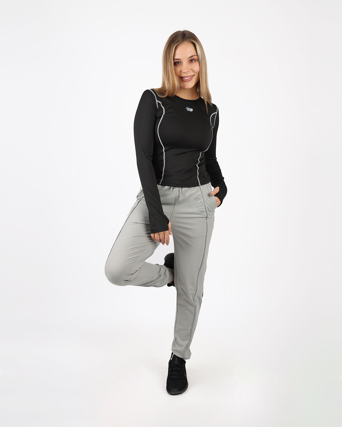 Streamline Long Slevess Women's Black Top-Atum -78820430