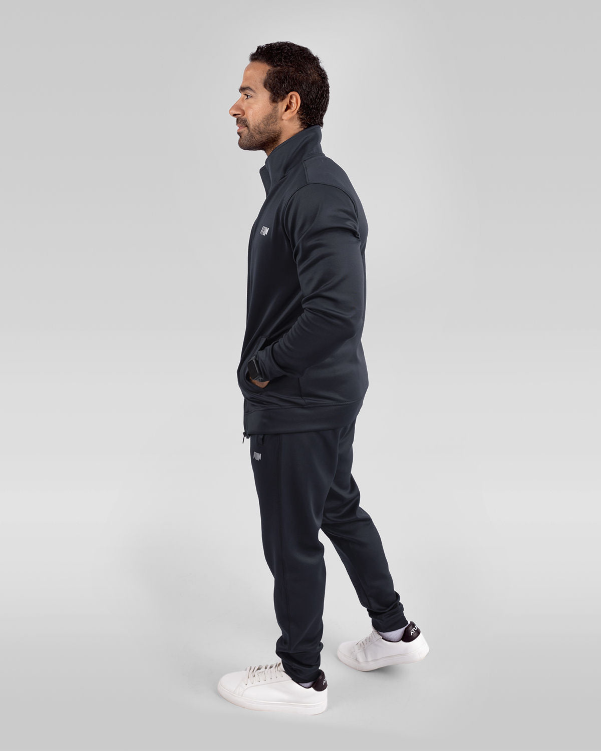 Basic Black Training Suit-Atum -63260419