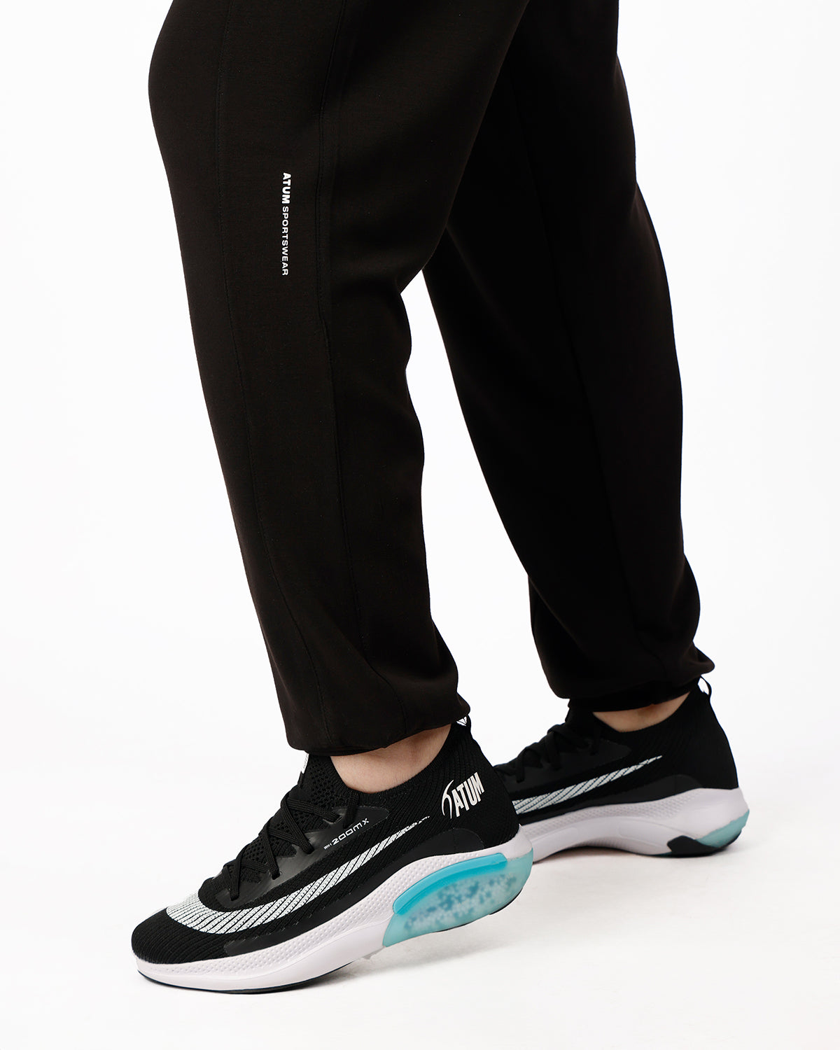 Relaxed Motion Black Pants-Atum -18131096