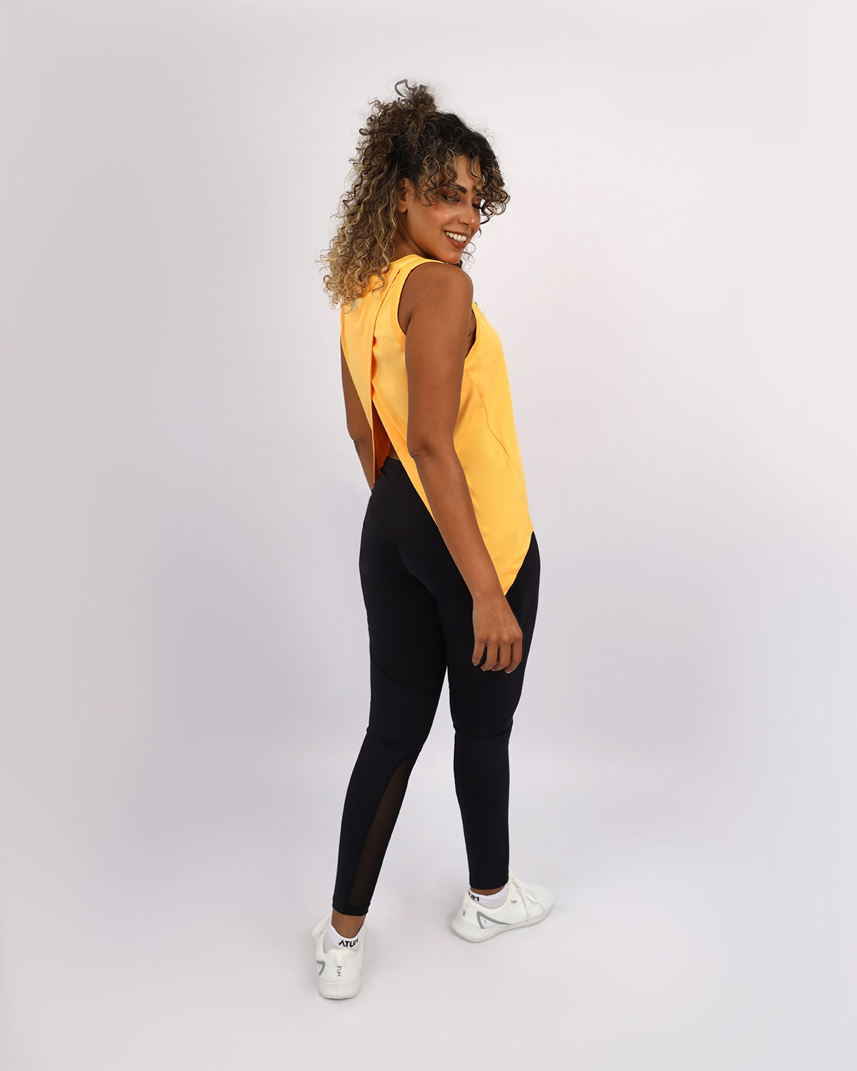 Women's Cross Back Gold Top-Atum -62434684