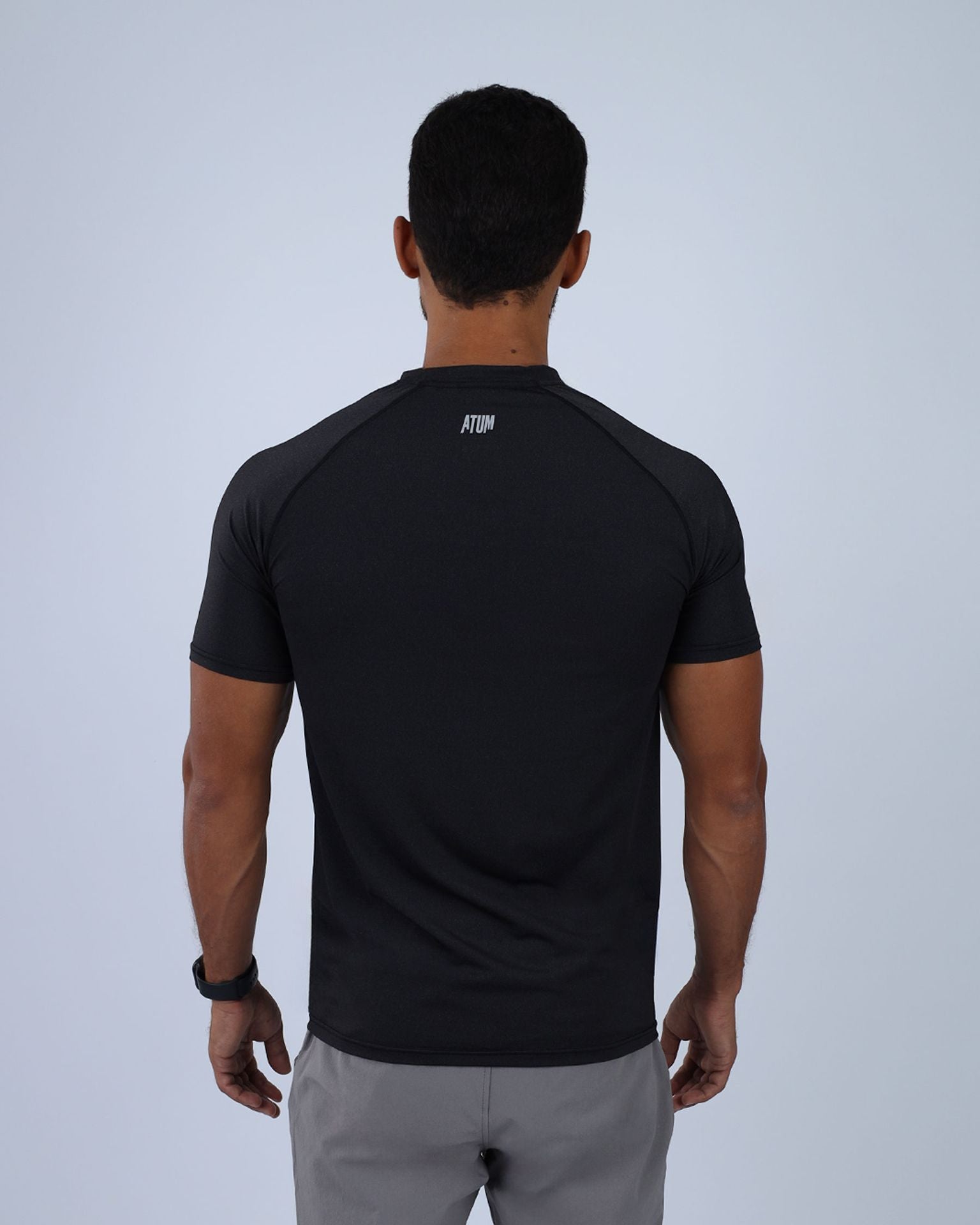 قميص اللياقة البدنية Dri-FIT بأكمام قصيرة