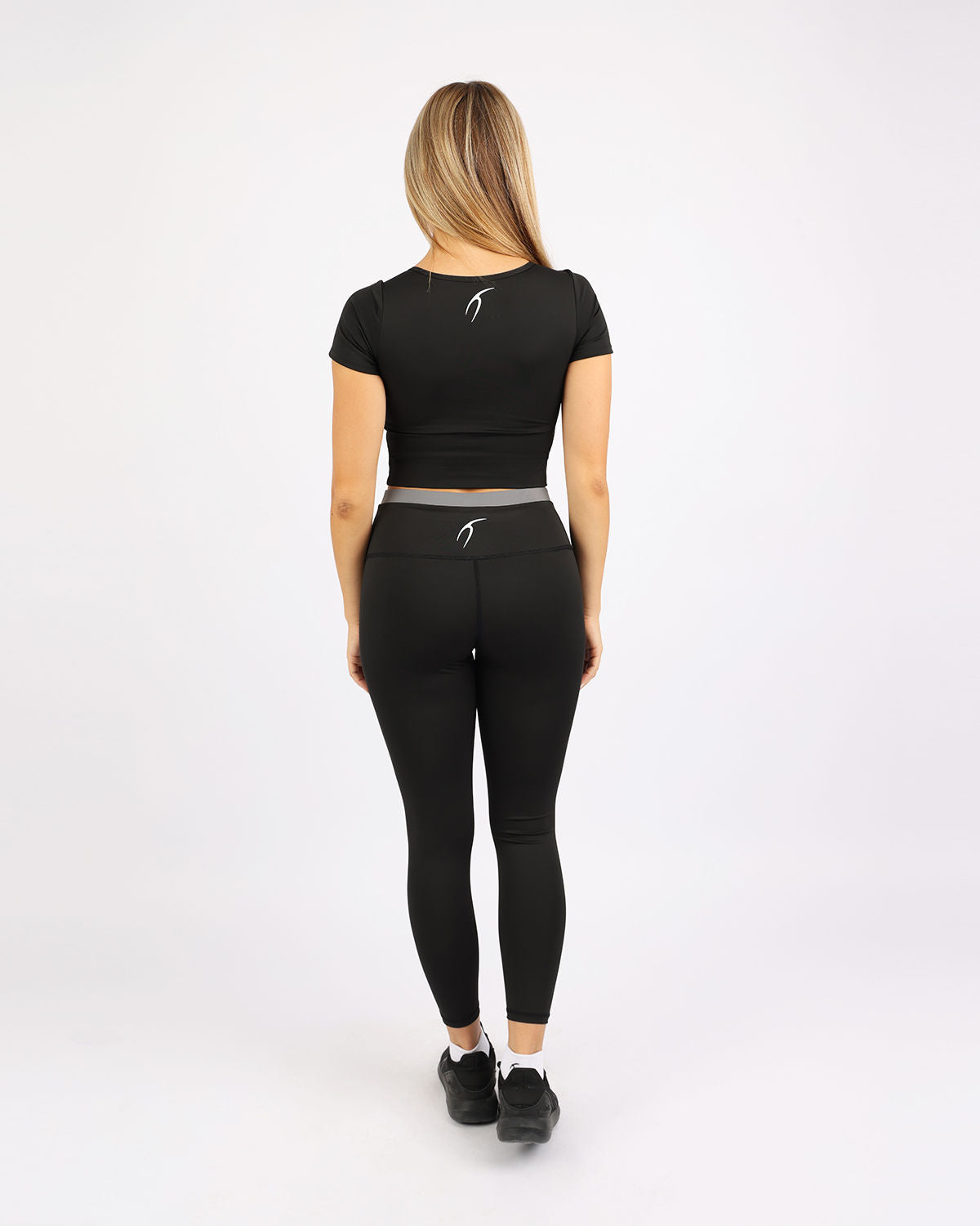 Serenity Sculpt Black Crop Top-Atum -894794